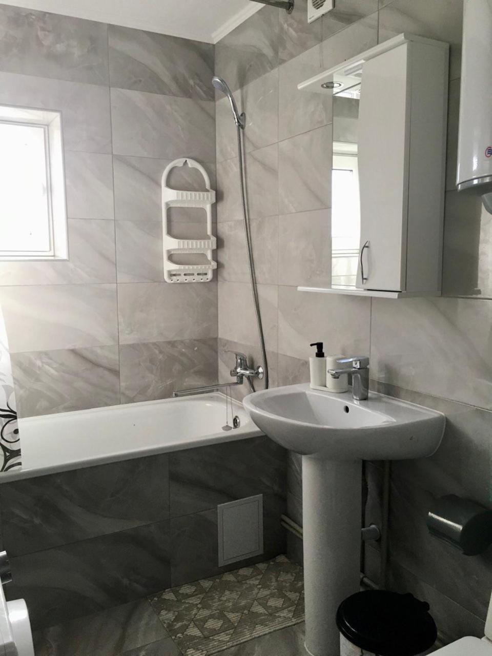 Котедж Шум Черемоша На Березі Річки Werchowyna Exterior foto